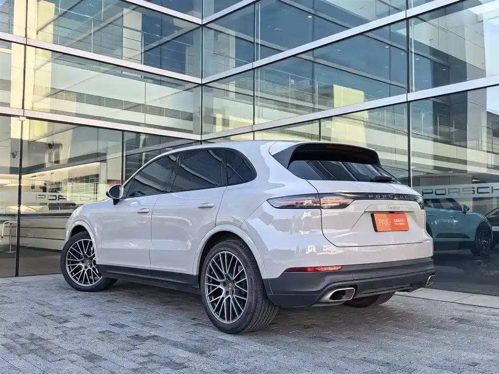 2022 Cayenne 3.0T Platinum Edition — миниатюра 12