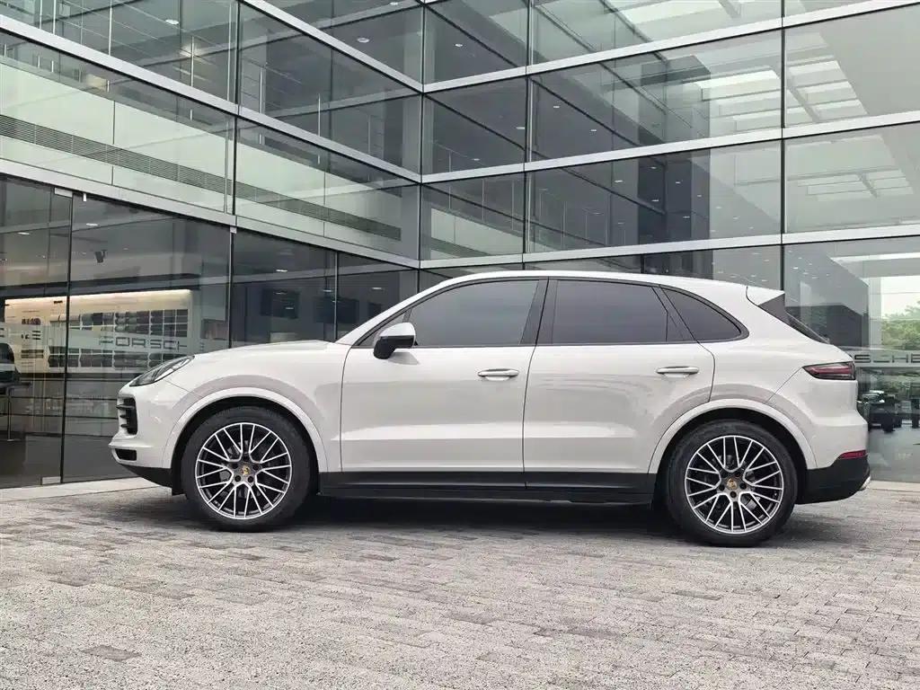 2022 Cayenne 3.0T Platinum Edition — миниатюра 5
