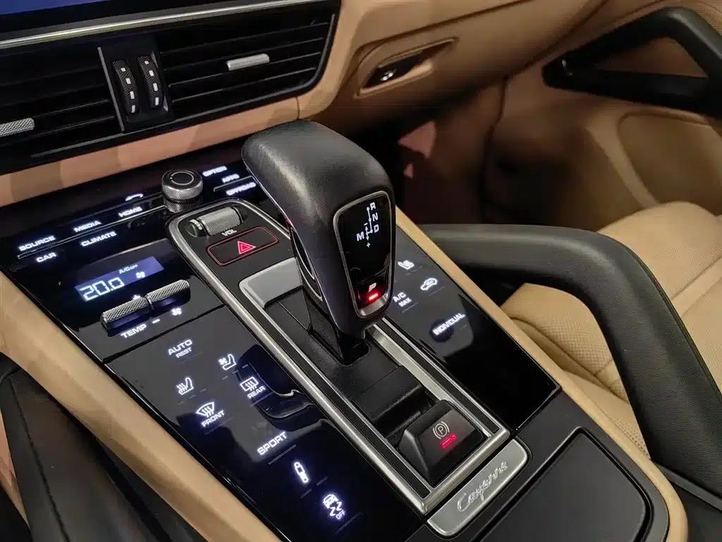 2022 Cayenne 3.0T Platinum Edition — миниатюра 12