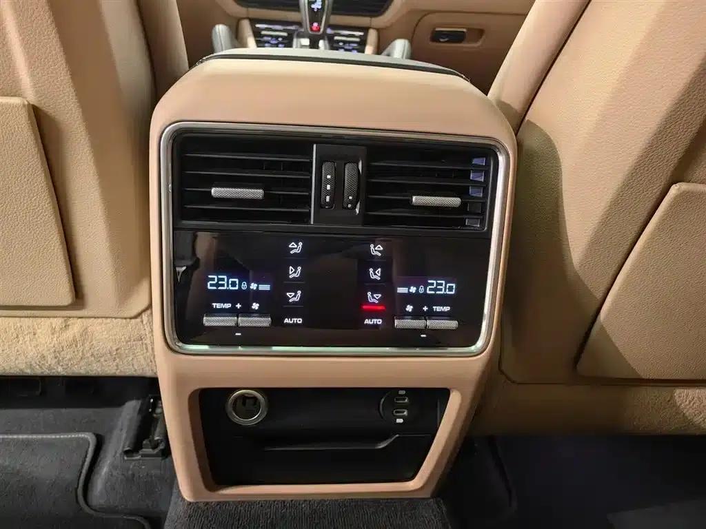 2022 Cayenne 3.0T Platinum Edition — миниатюра 15