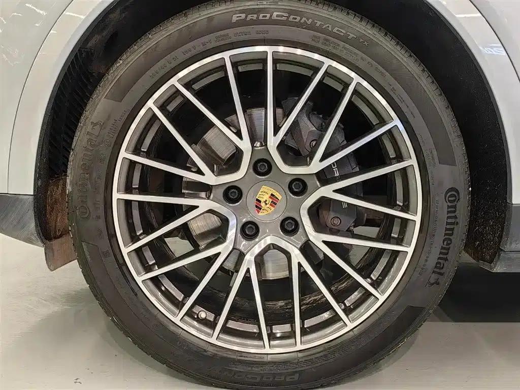 2022 Cayenne 3.0T Platinum Edition — миниатюра 17
