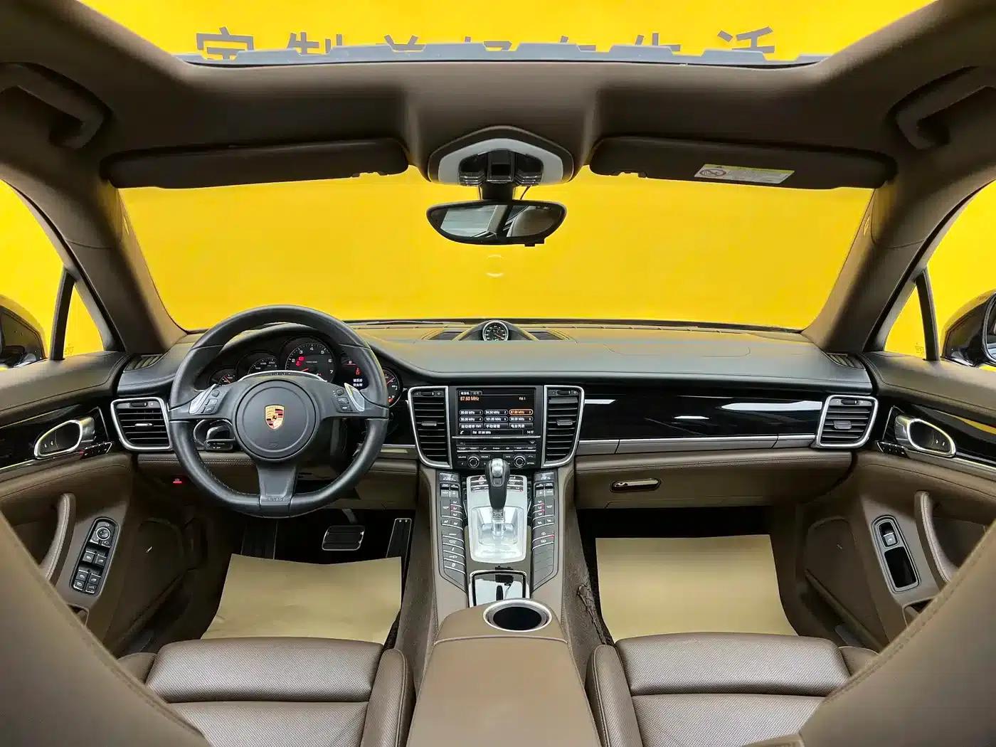 Panamera 2016 Panamera 4 Edition 3.0T — миниатюра 17