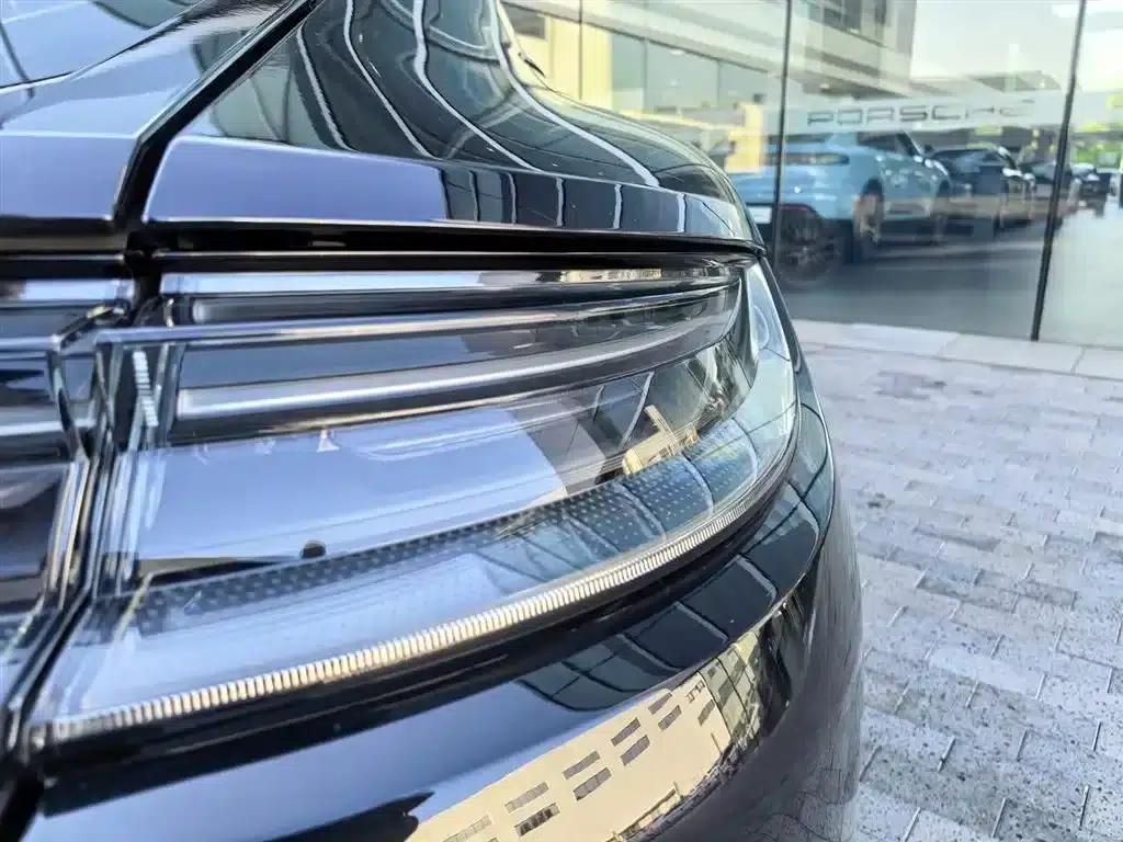 2023 Panamera Facelift: Panamera Executive Long Wheelbase Platinum Edition 2.9T — миниатюра 21