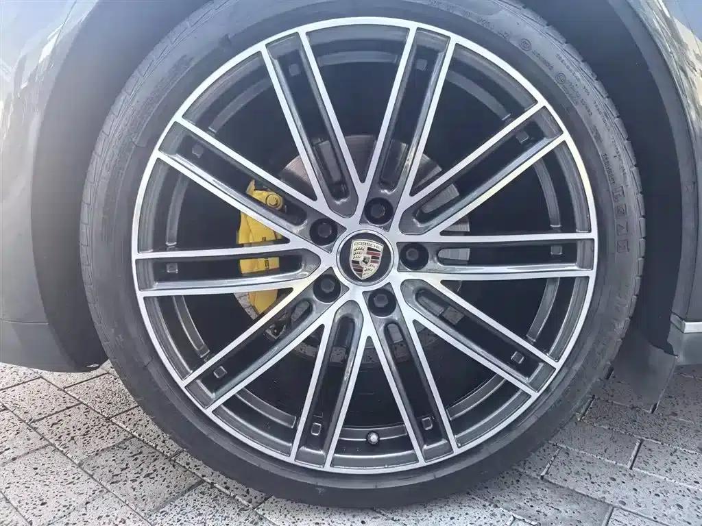 2023 Panamera Executive Long Wheelbase Platinum Edition 2.9T — миниатюра 18