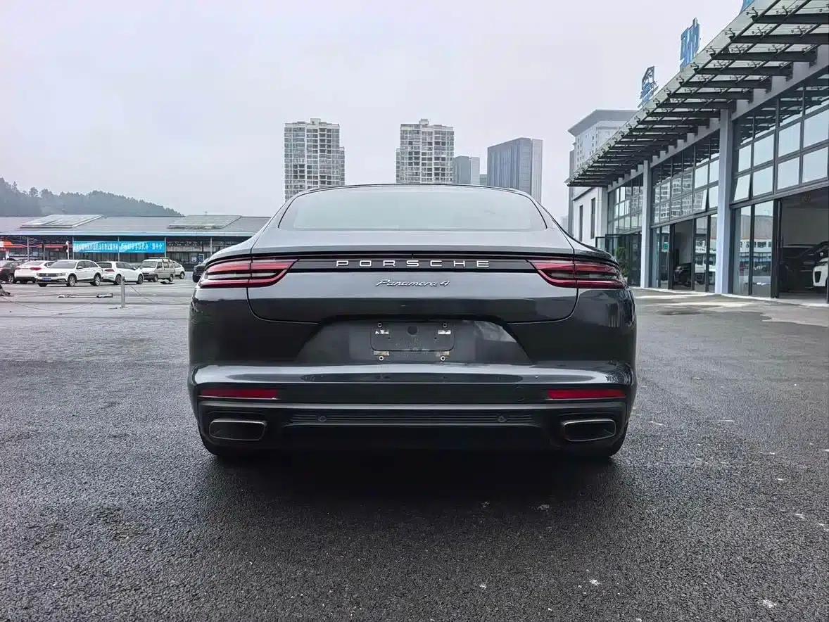2017 Panamera 4 Executive Long Wheelbase 3.0T — миниатюра 11