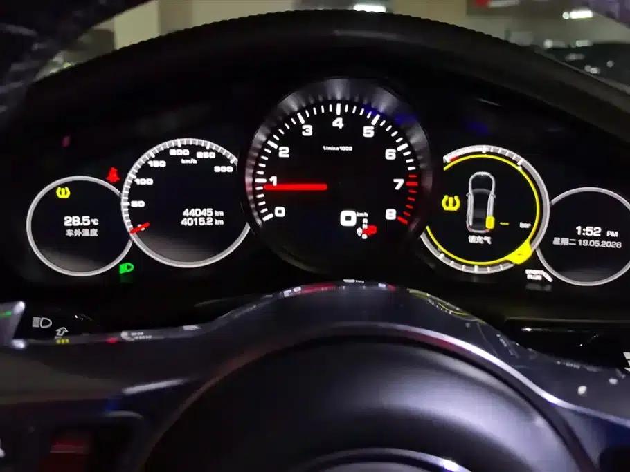 2017 Panamera 4 Executive Long Wheelbase 3.0T — миниатюра 14
