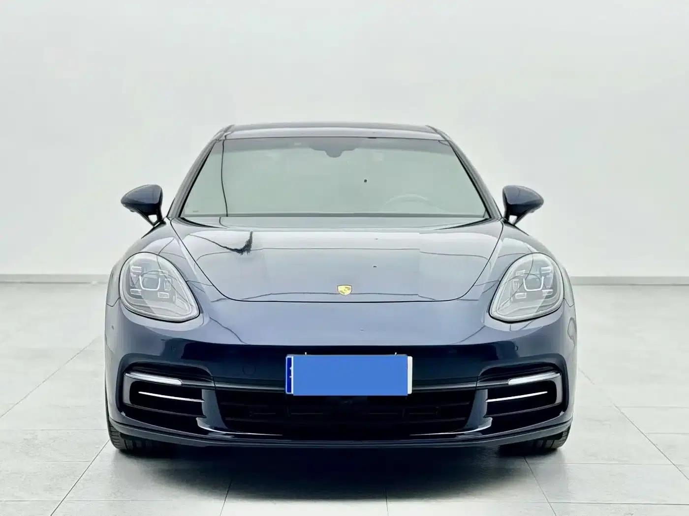 2017 Panamera 4 Executive Long Wheelbase 3.0T — миниатюра 1