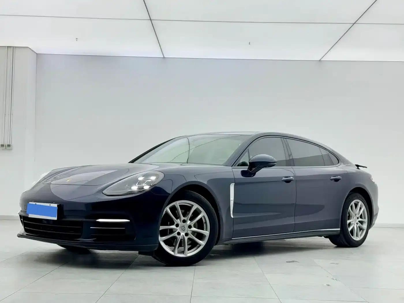 2017 Panamera 4 Executive Long Wheelbase 3.0T — миниатюра 3