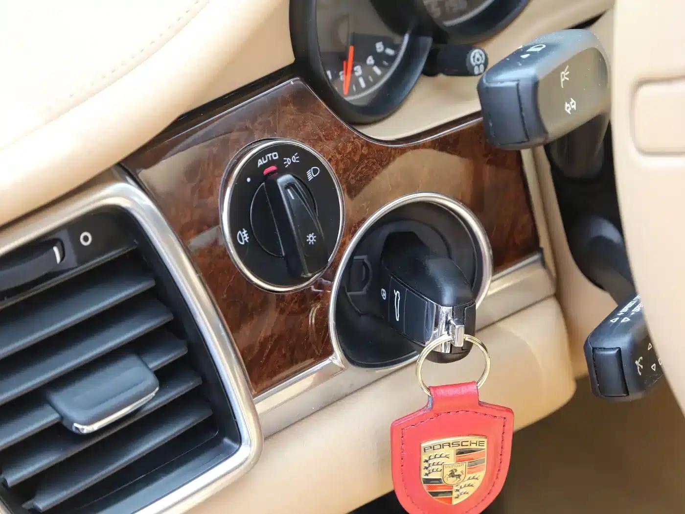 Panamera 2010 Panamera 4 3.6L — миниатюра 12