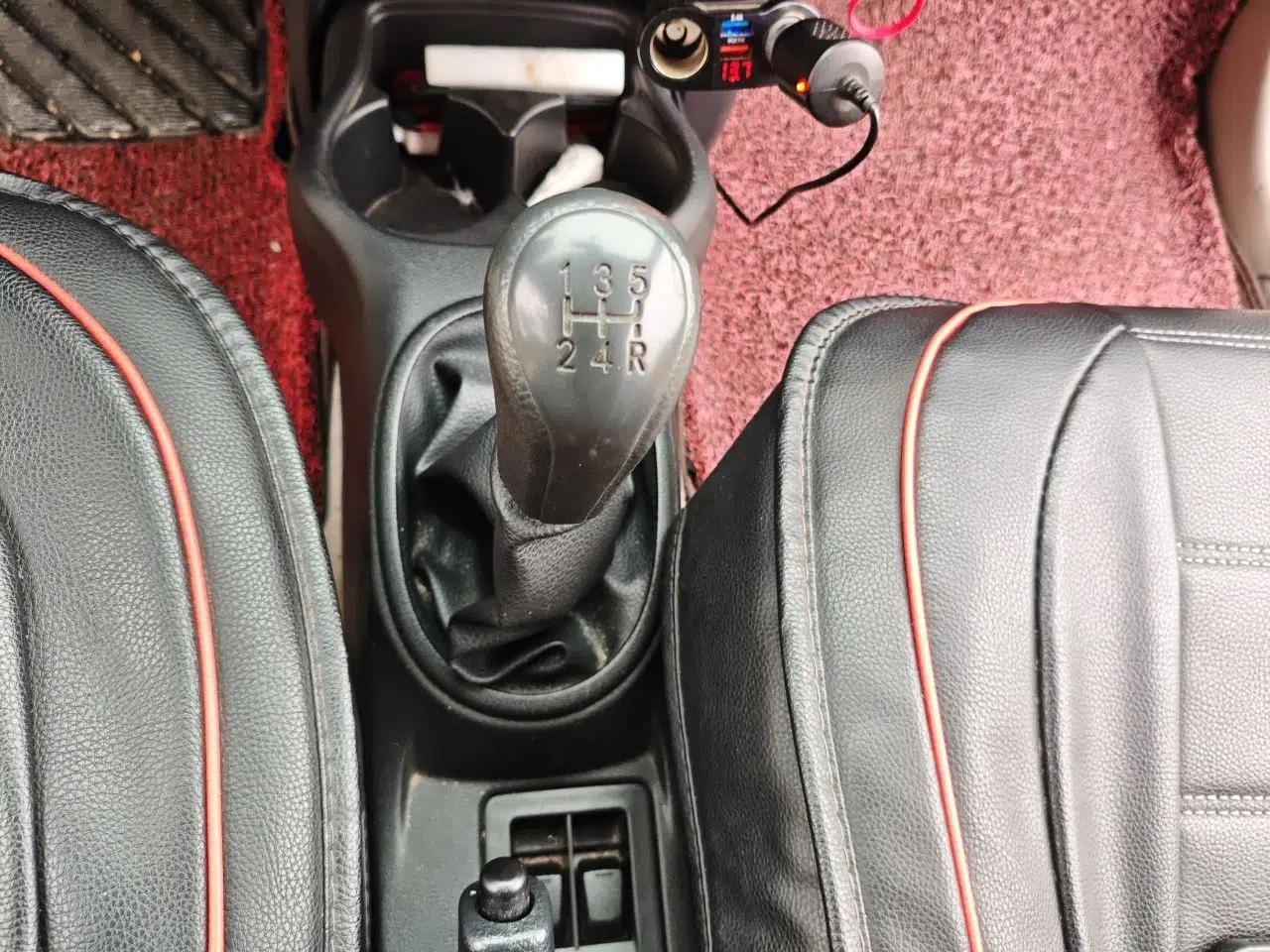 Dongfeng Junfeng ER30  — миниатюра 15