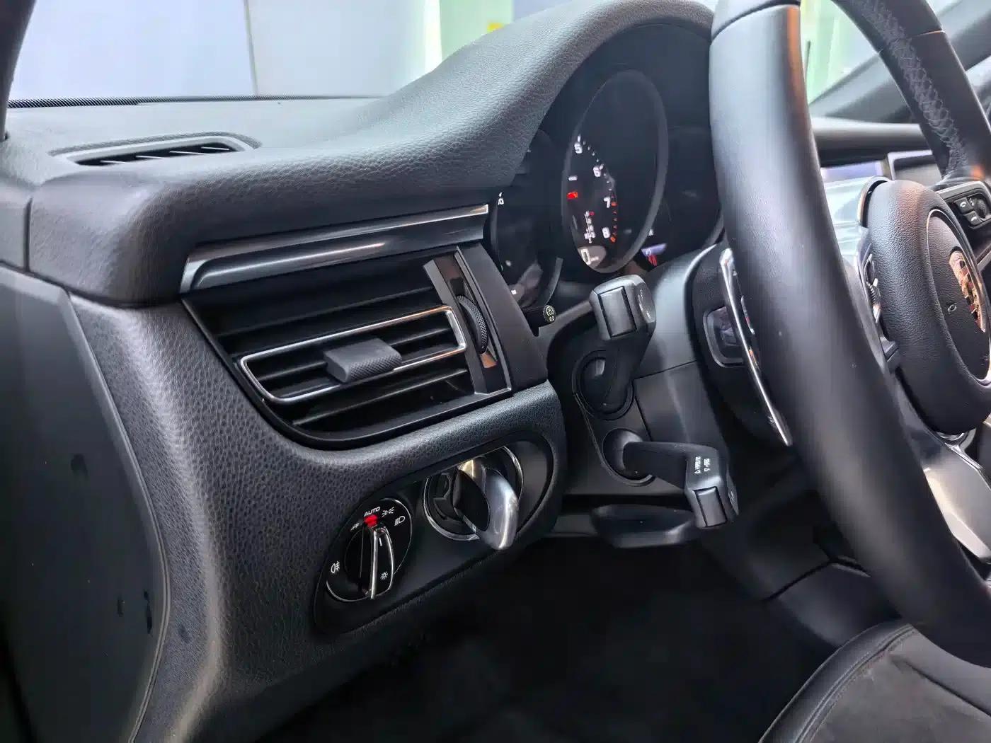 2018 Macan 2.0T — миниатюра 6