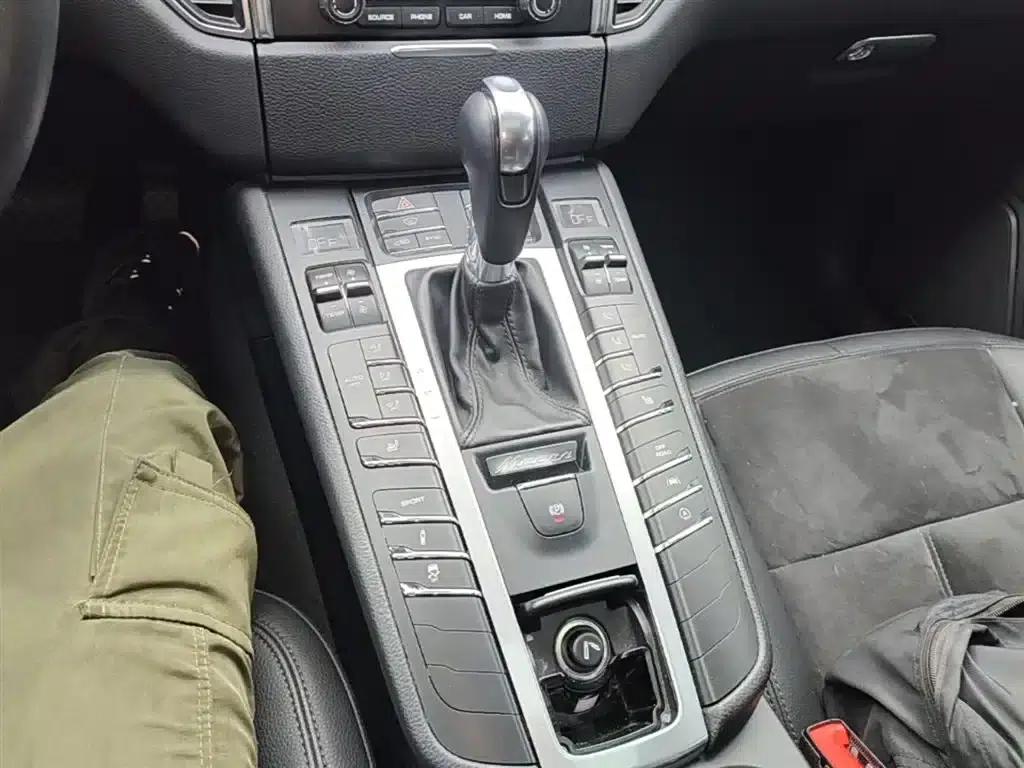 2017 Macan 2.0T — миниатюра 14