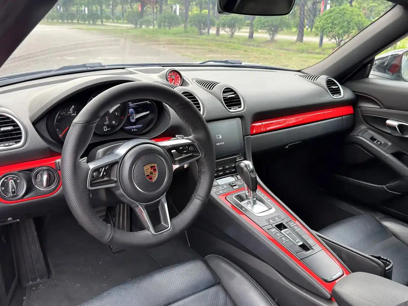 2016 Porsche 718 Boxster 2.0T — миниатюра 2