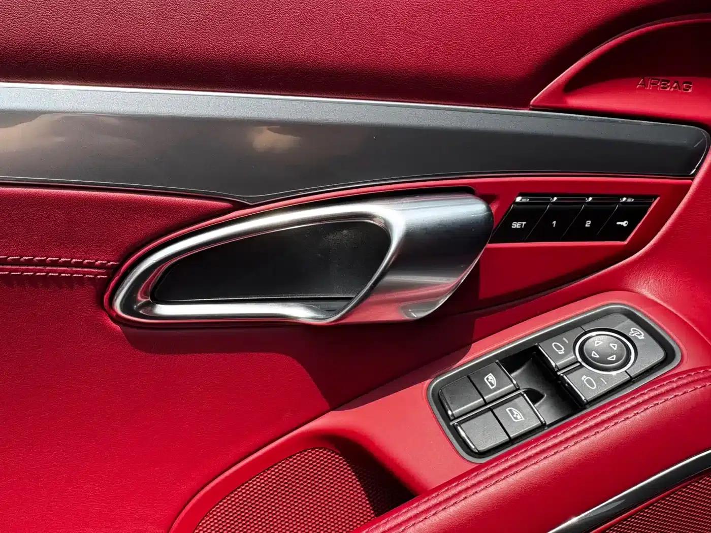 2022 Porsche 718 Boxster 2.0T — миниатюра 10