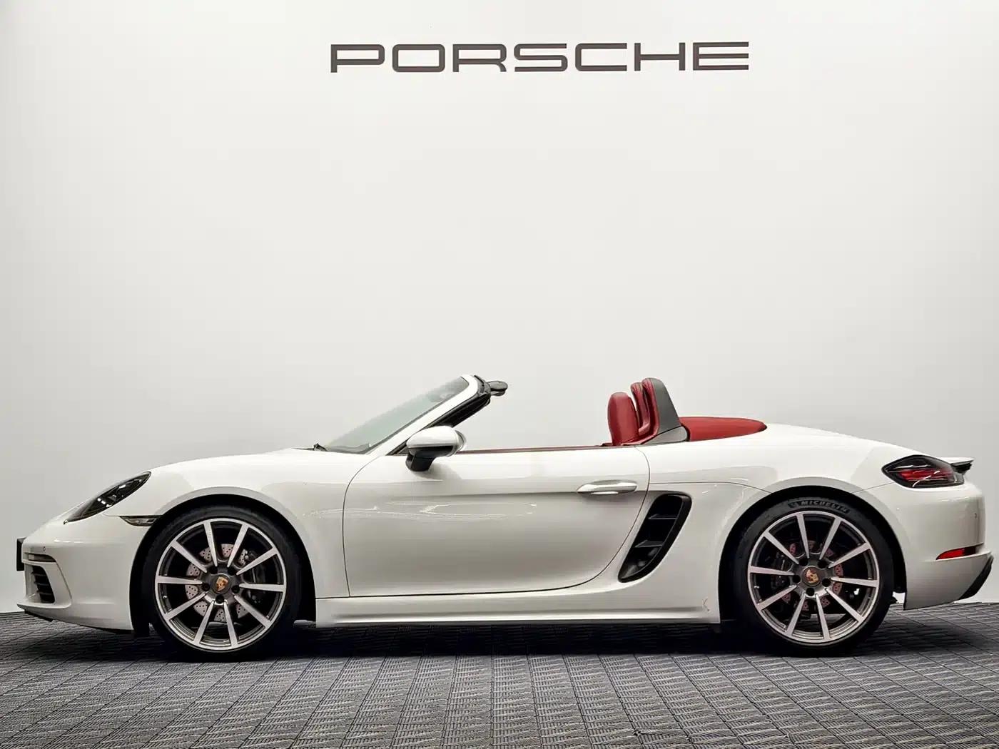 2023 Porsche 718 Boxster 2.0T — миниатюра 3