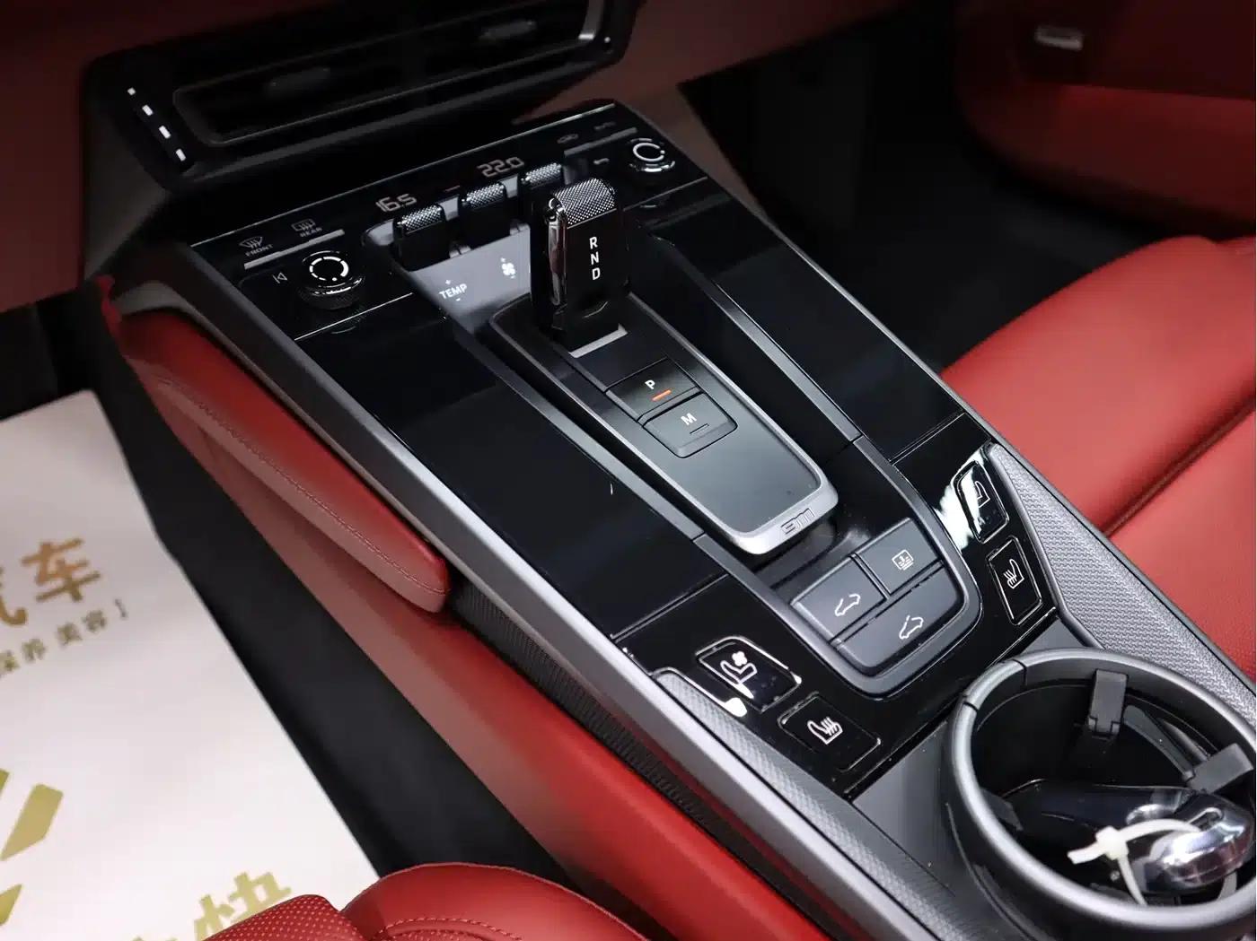 2023 Porsche 911 Carrera 4 3.0T — миниатюра 13