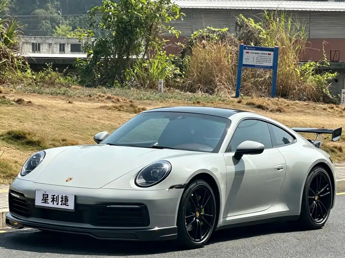 Porsche 911 2020 Carrera 3.0T — миниатюра 1