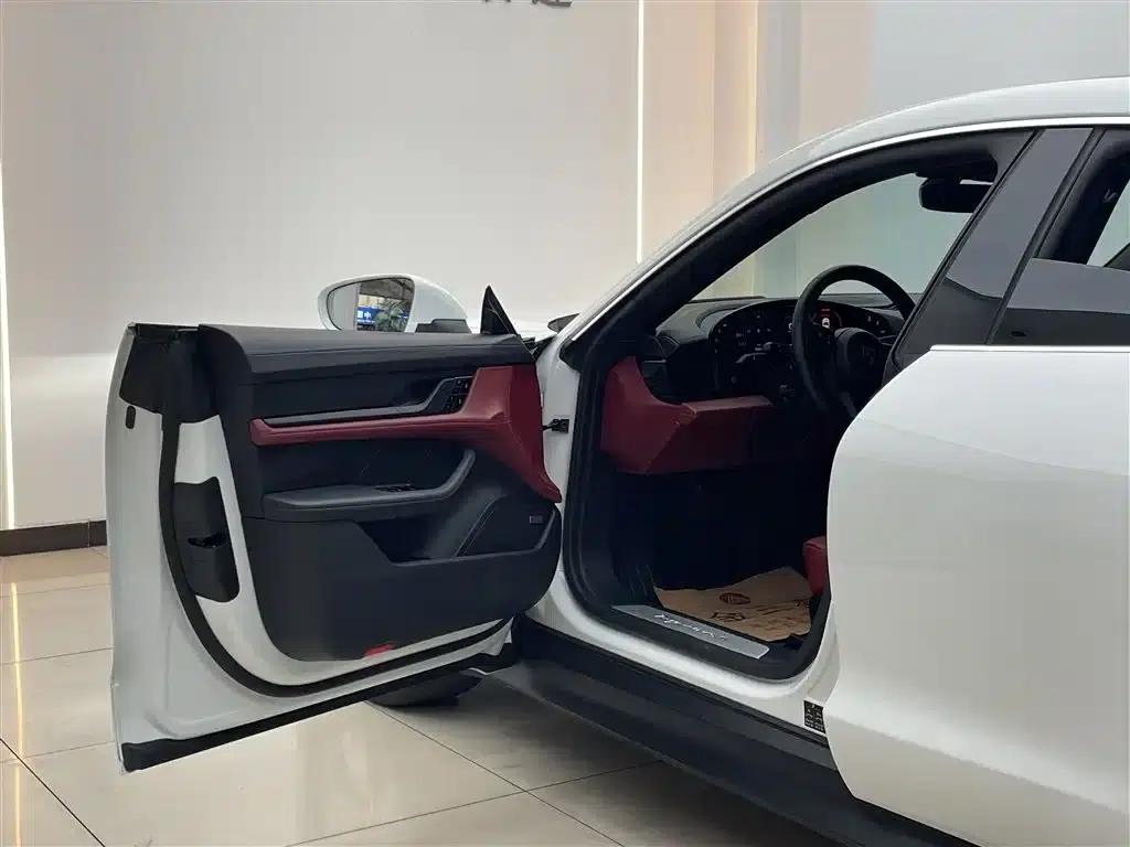 2019 Taycan 4S — миниатюра 15