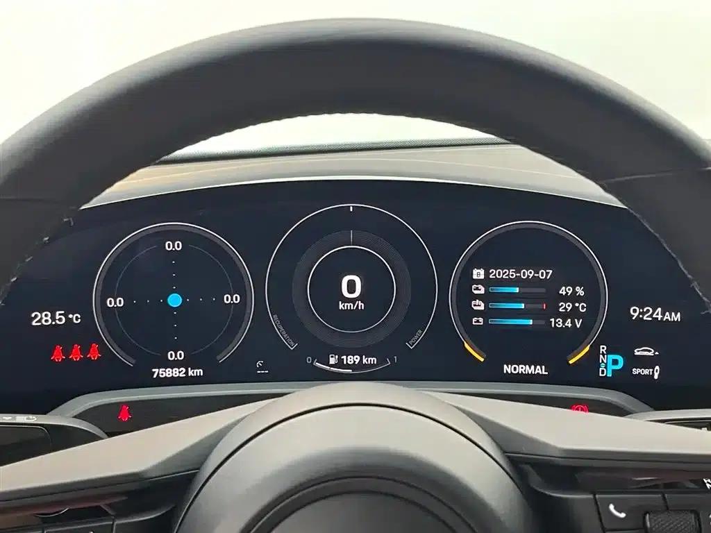 2019 Taycan 4S — миниатюра 18