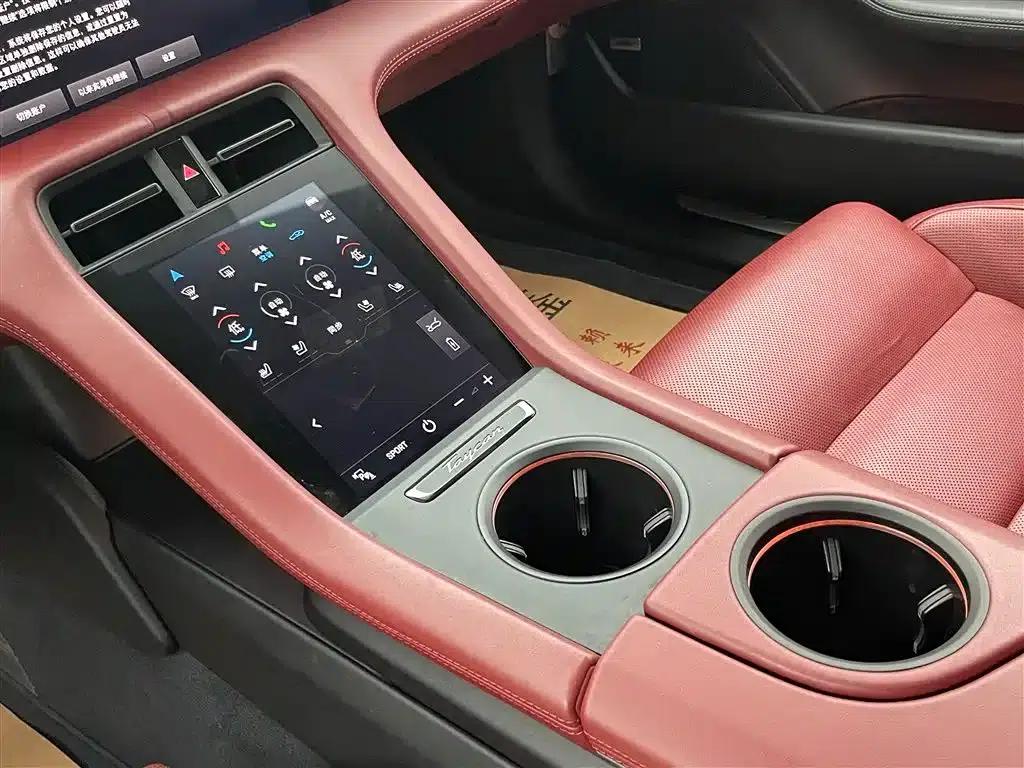 2019 Taycan 4S — миниатюра 20