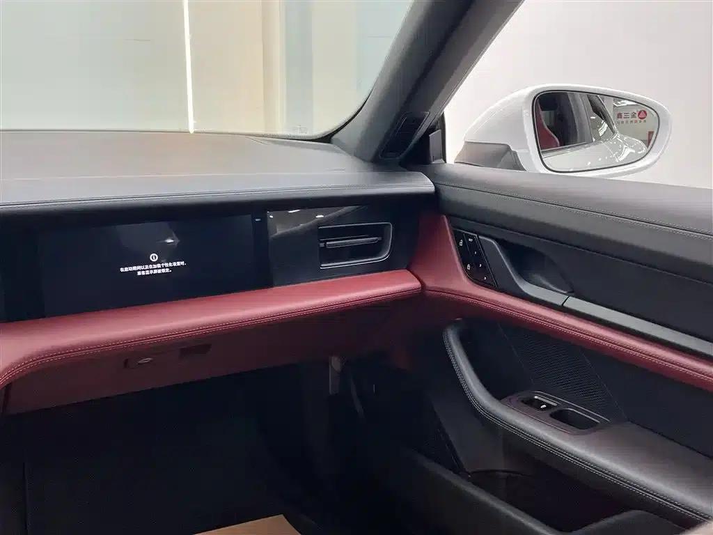 2019 Taycan 4S — миниатюра 31