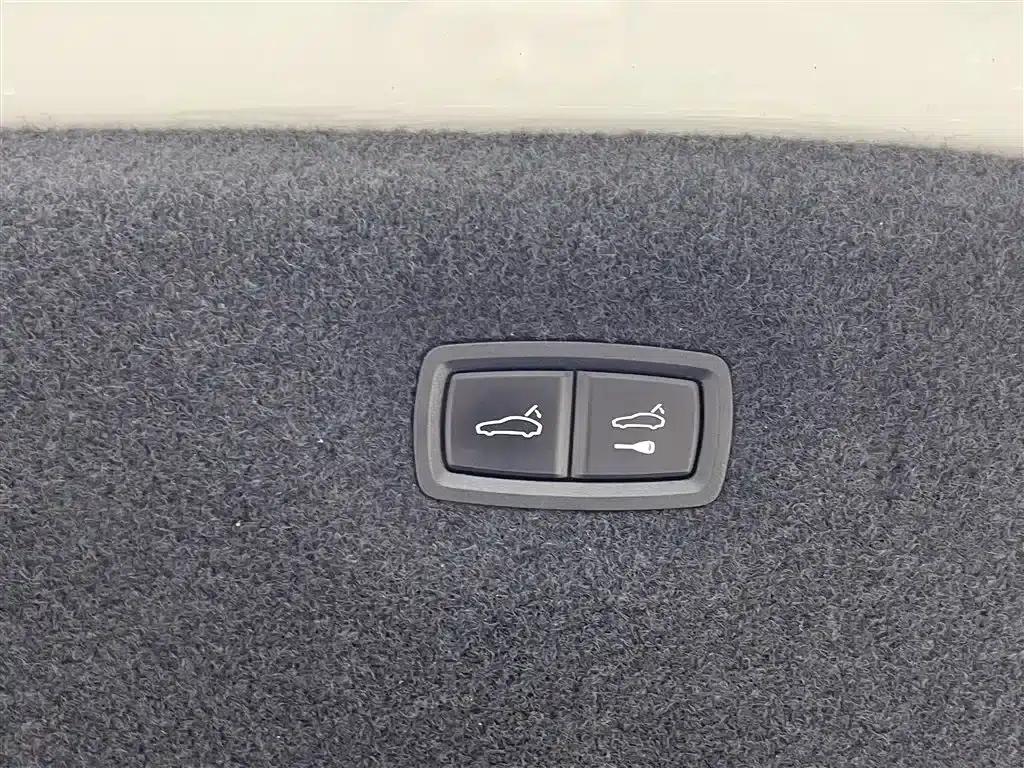 2019 Taycan 4S — миниатюра 35