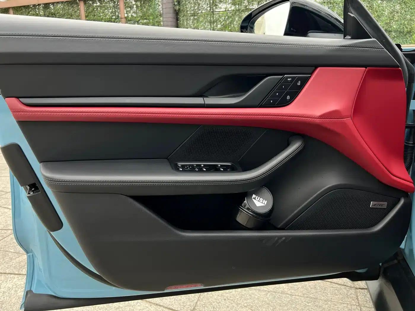 2022 Taycan — миниатюра 22