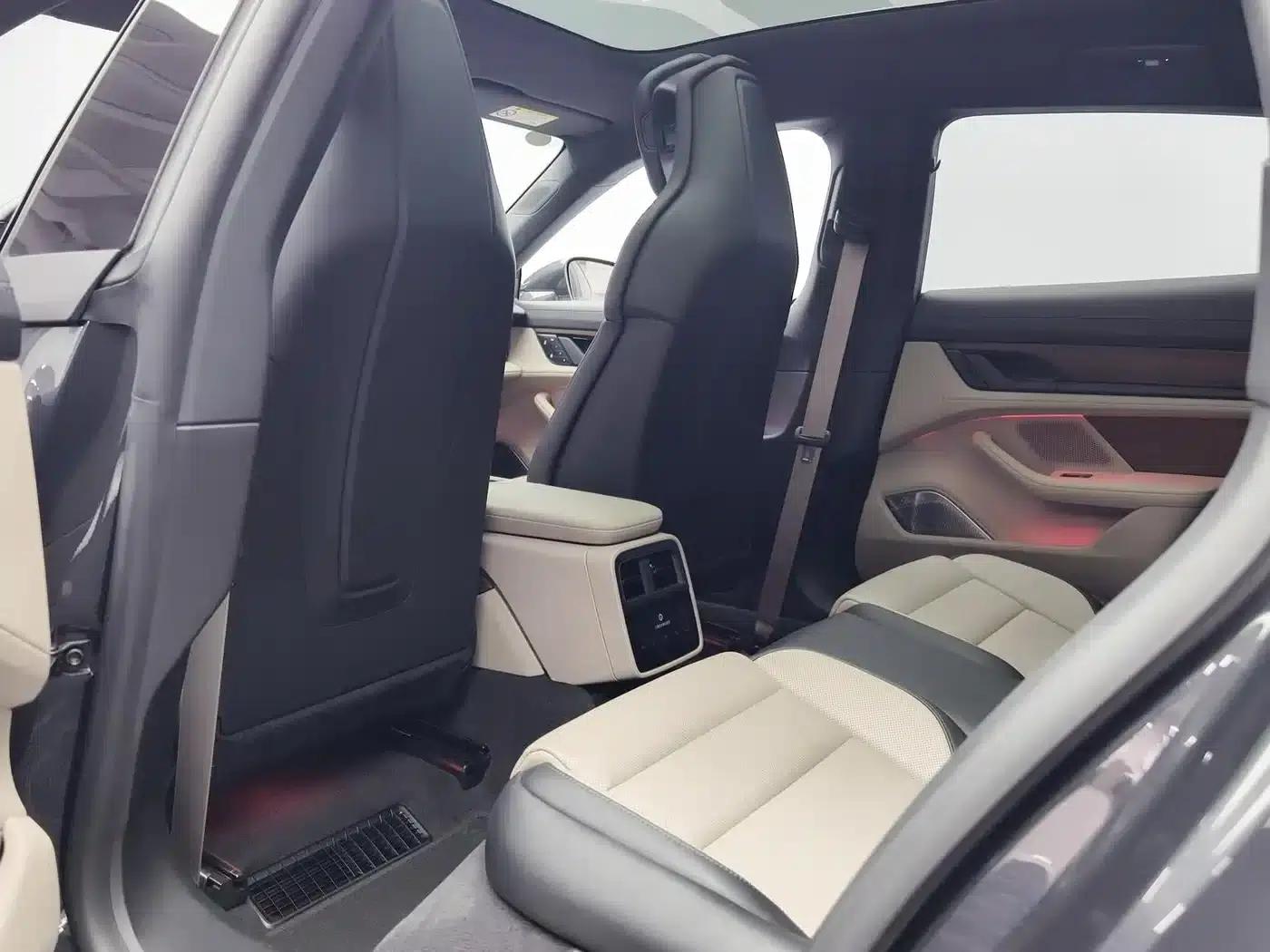 Taycan 2025 Taycan 4S Cross Turismo — миниатюра 17
