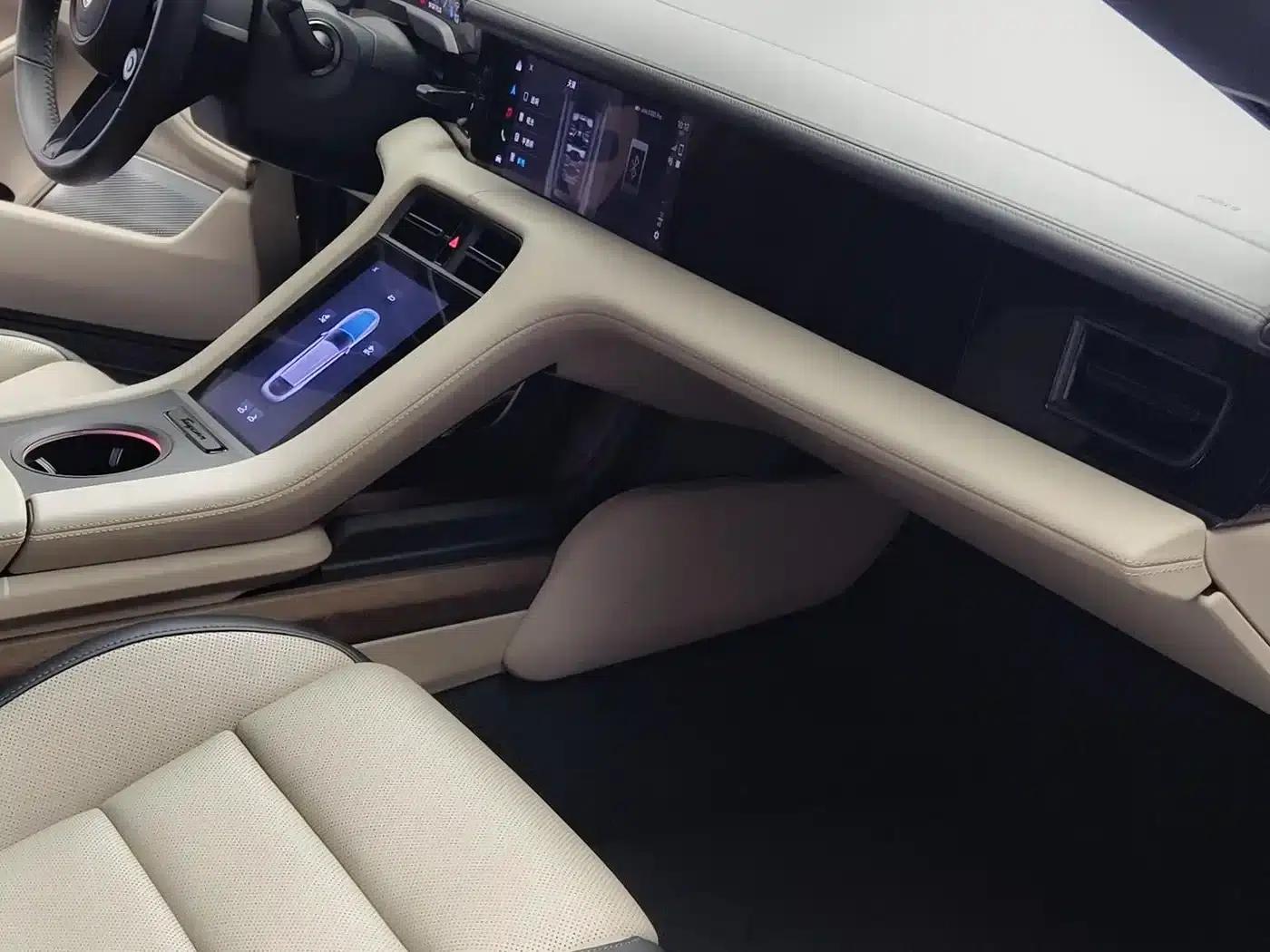 Taycan 2025 Taycan 4S Cross Turismo — миниатюра 18