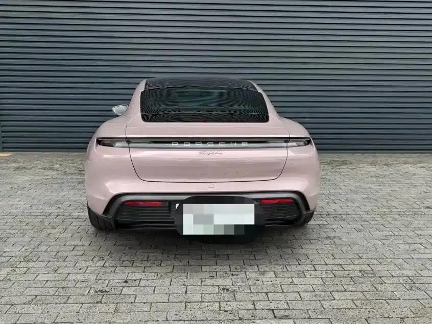 2020 Taycan — миниатюра 13