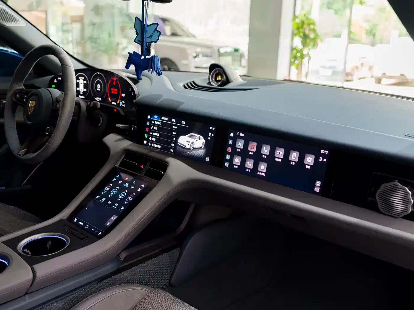 Taycan 2022 Taycan 4 Cross Turismo — миниатюра 19