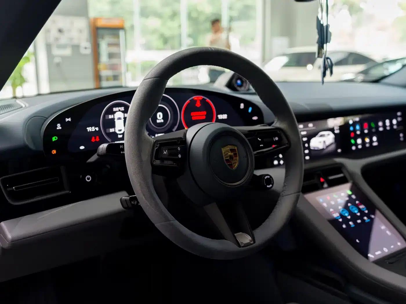 Taycan 2022 Taycan 4 Cross Turismo — миниатюра 3