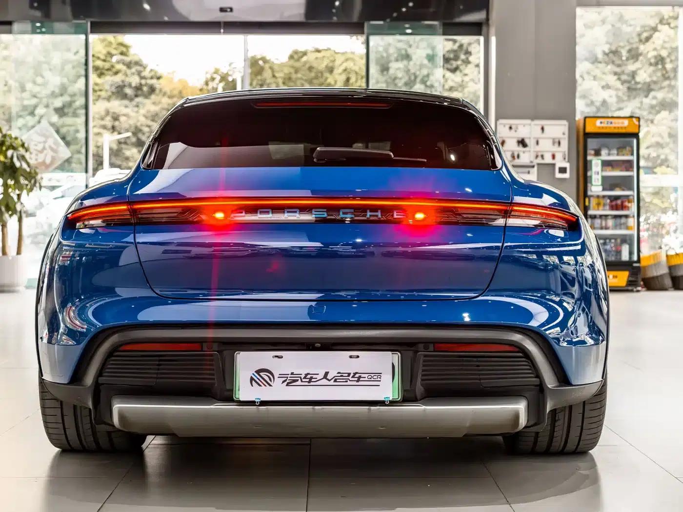 Taycan 2022 Taycan 4 Cross Turismo — миниатюра 21