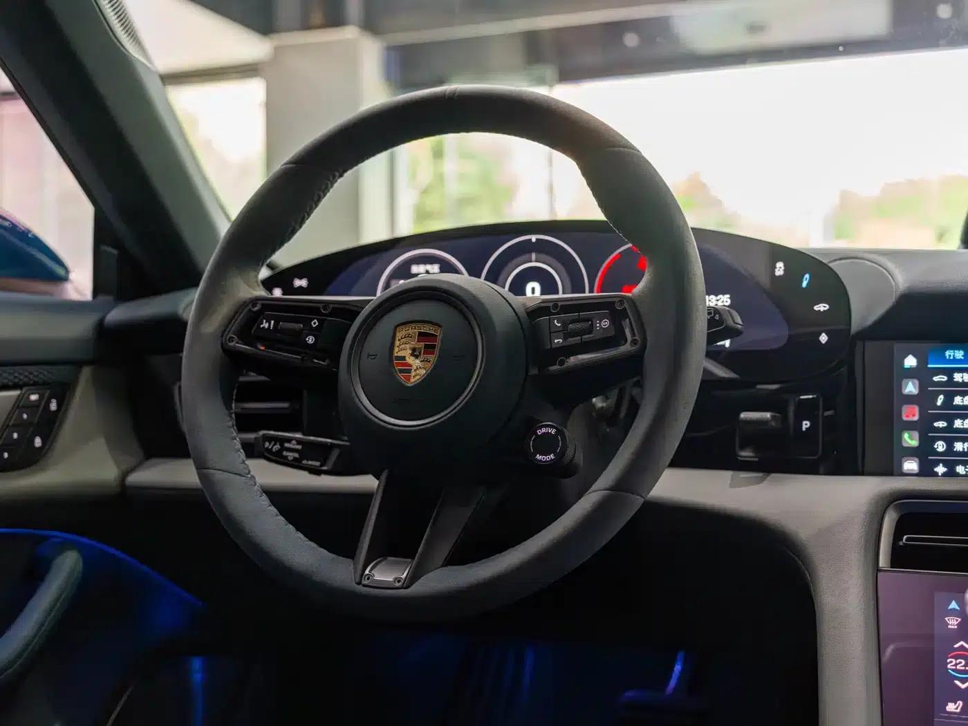 Taycan 2022 Taycan 4 Cross Turismo — миниатюра 5