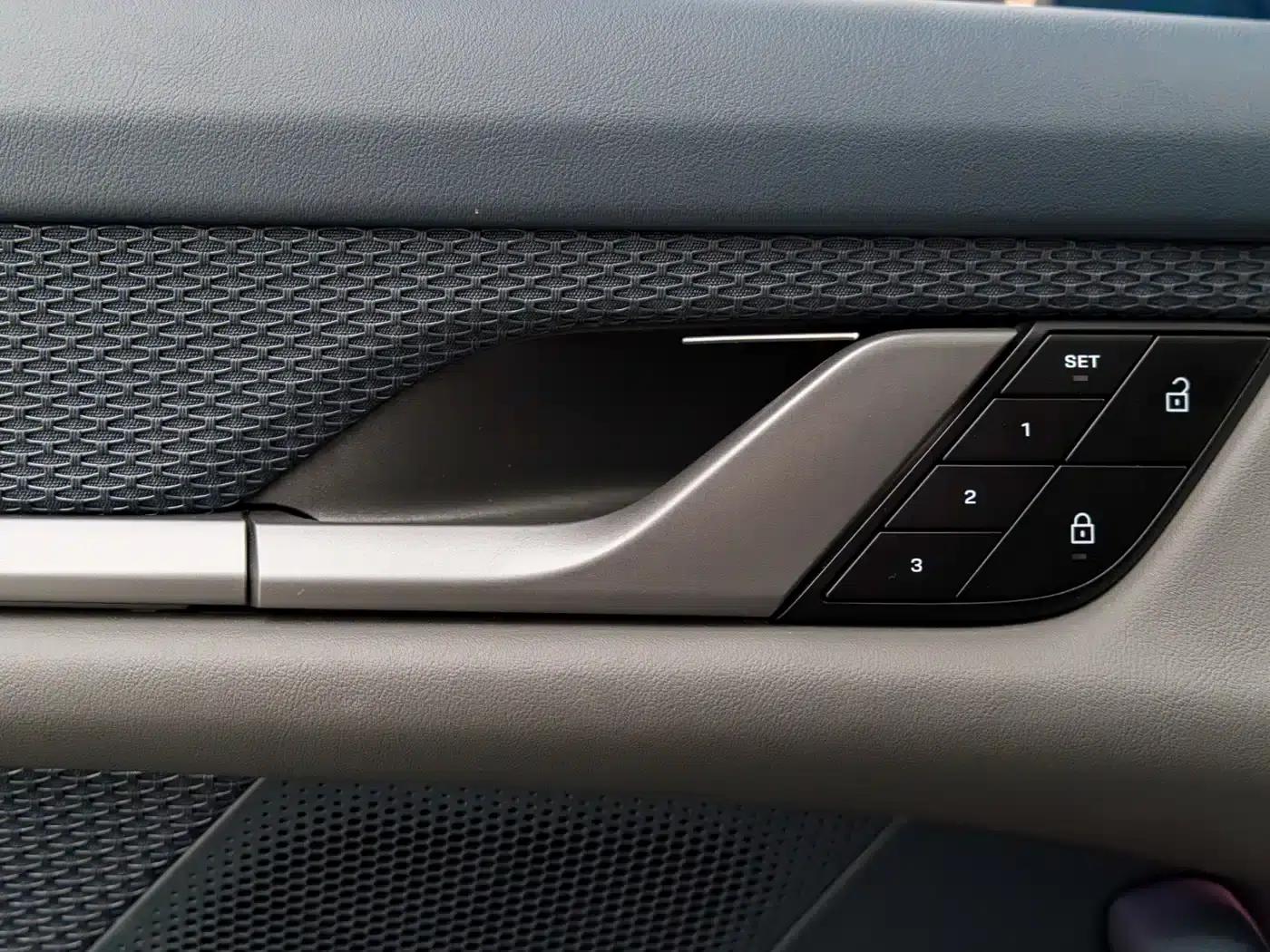 Taycan 2022 Taycan 4 Cross Turismo — миниатюра 6