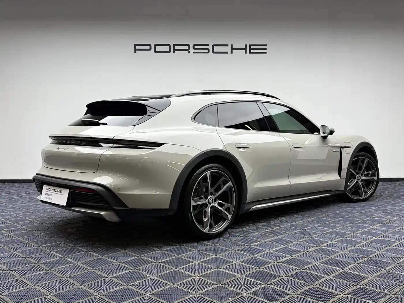 Taycan 2024 Taycan 4 Cross Turismo — миниатюра 2