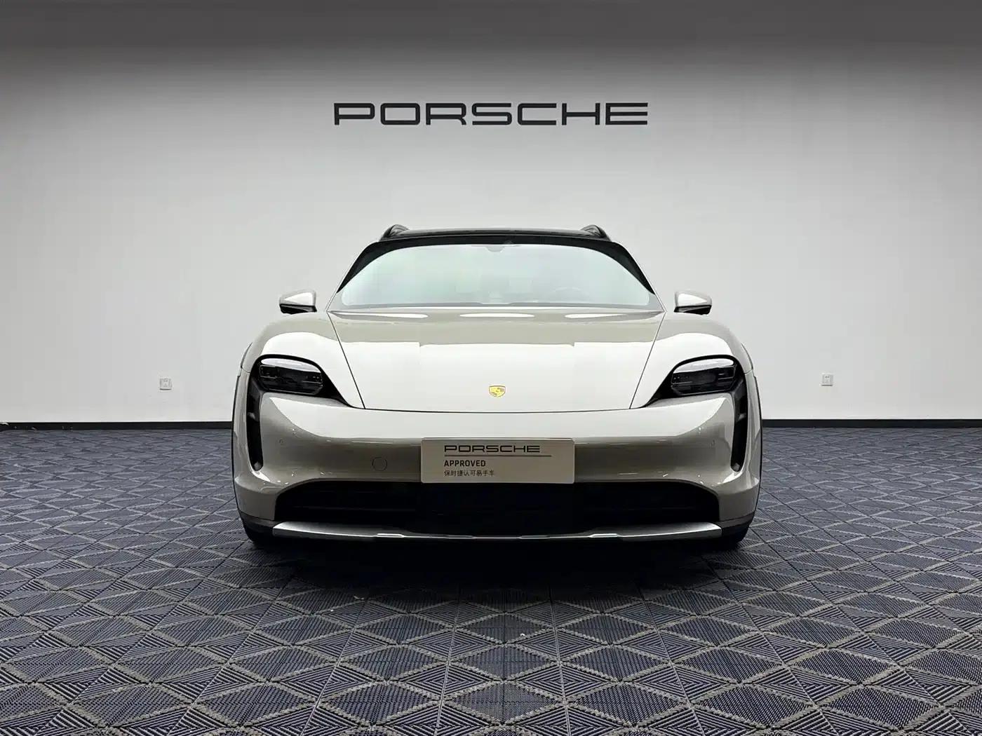 Taycan 2024 Taycan 4 Cross Turismo — миниатюра 8