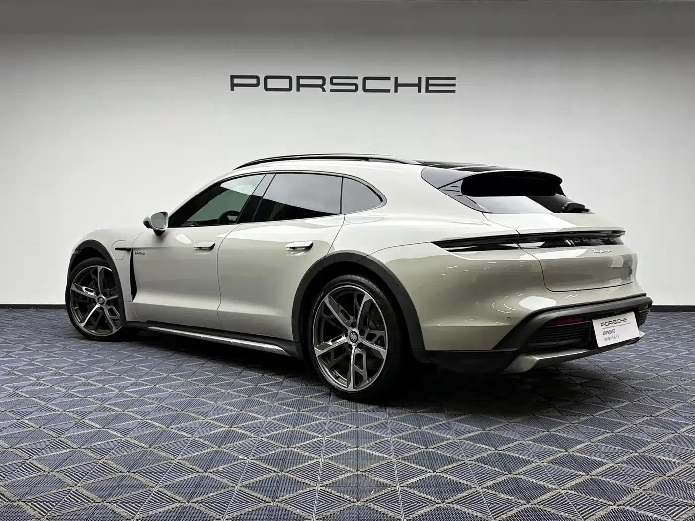 Taycan 2024 Taycan 4 Cross Turismo — миниатюра 10