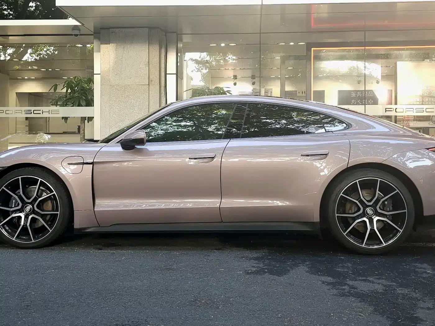 2022 Taycan Facelift — миниатюра 3