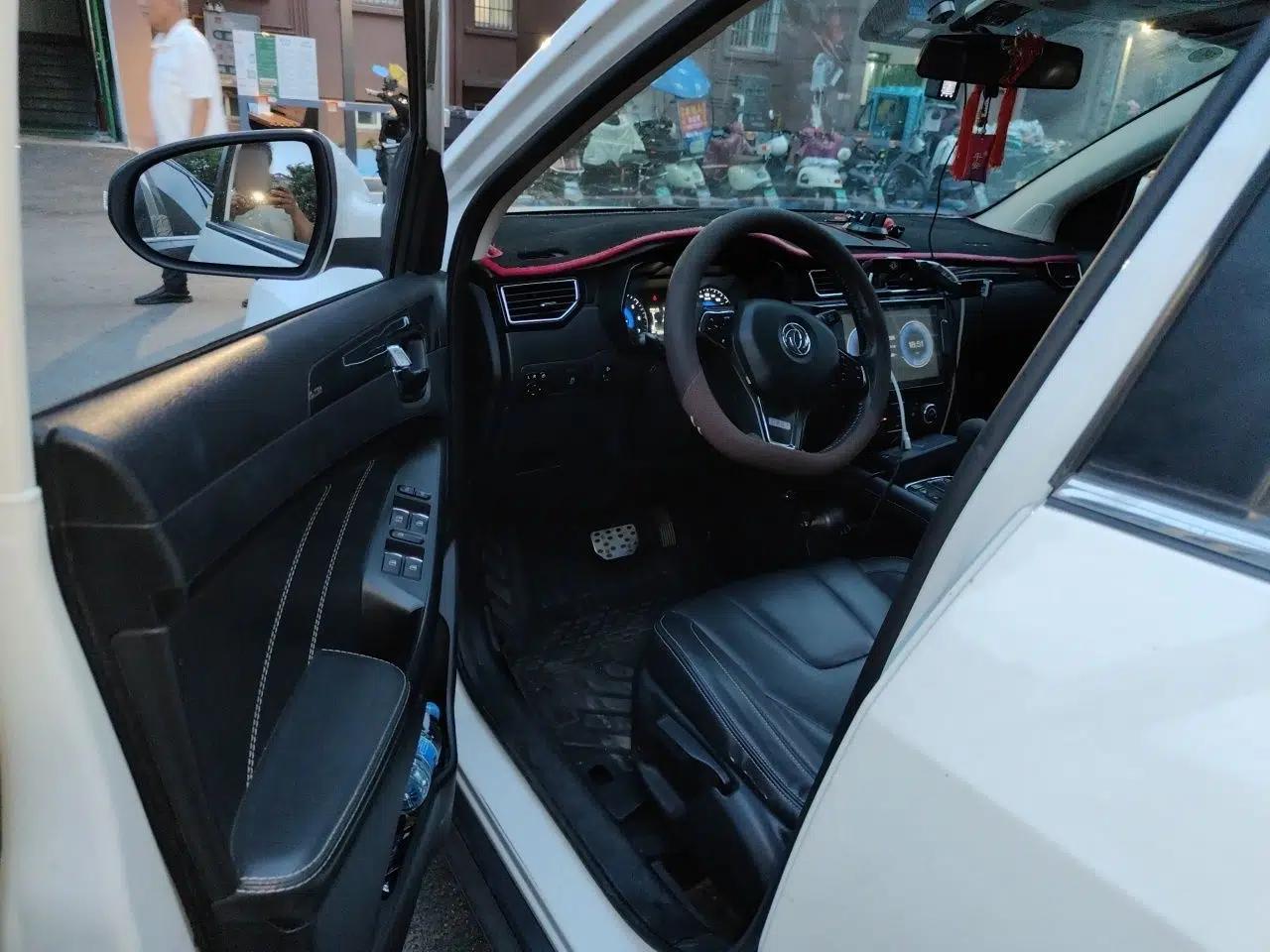 Dongfeng Fengon 580 2016 Revised Version 1.5T CVT Luxury Edition — миниатюра 17