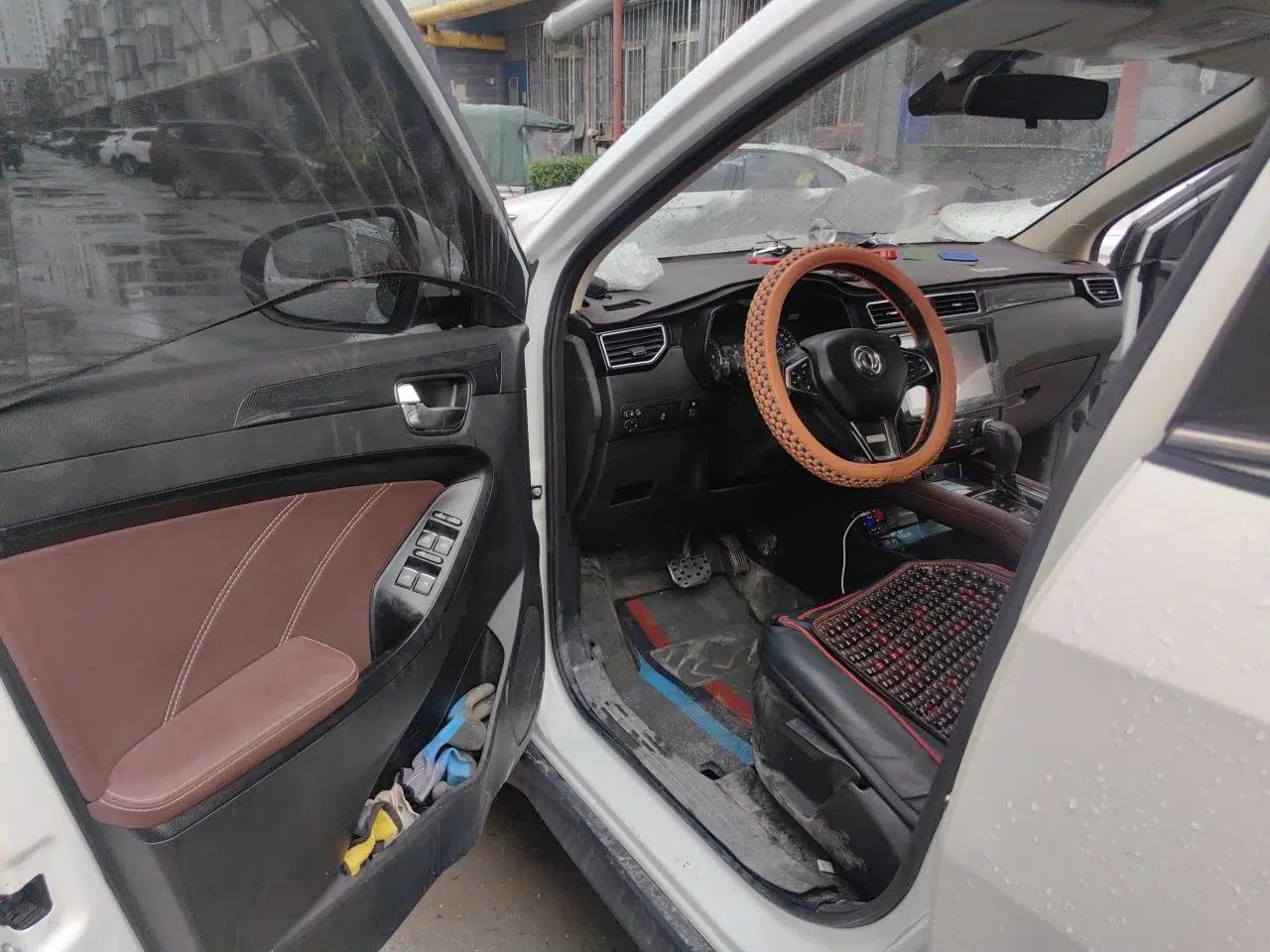 Dongfeng Fengon 580 2017 1.5T CVT Luxury Model — миниатюра 17