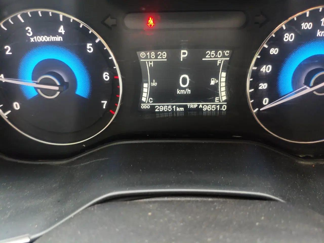 Dongfeng Fengon 580 2021 ☆ Star Edition 1.5T Automatic Luxury Version — миниатюра 13