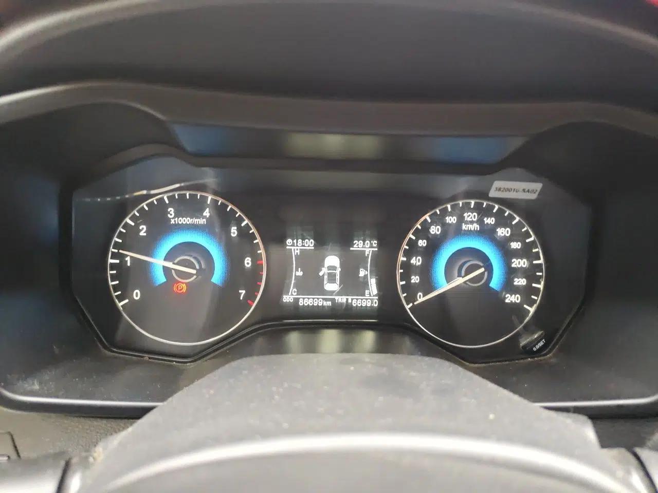 Dongfeng Fengon 580 2017 1.5T Manual Luxury Model — миниатюра 12