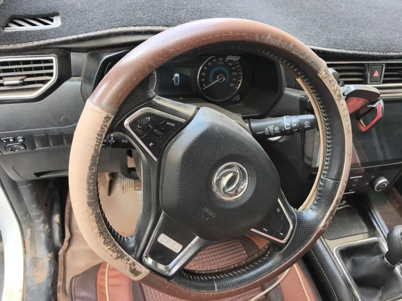 Dongfeng Fengon 580 2016 1.5T Manual Luxury Edition — миниатюра 11