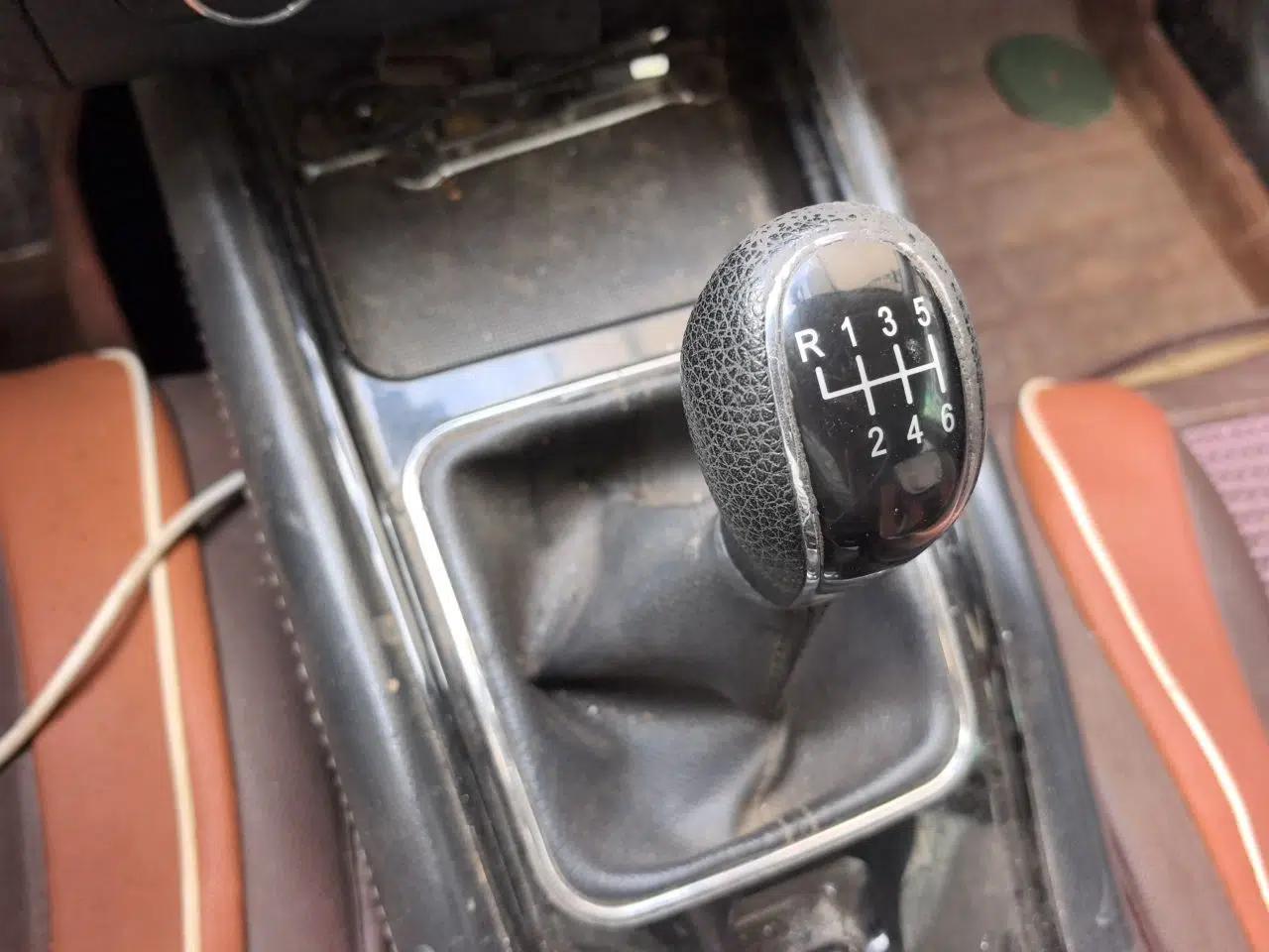 Dongfeng Fengon 580 2016 1.5T Manual Luxury Edition — миниатюра 15