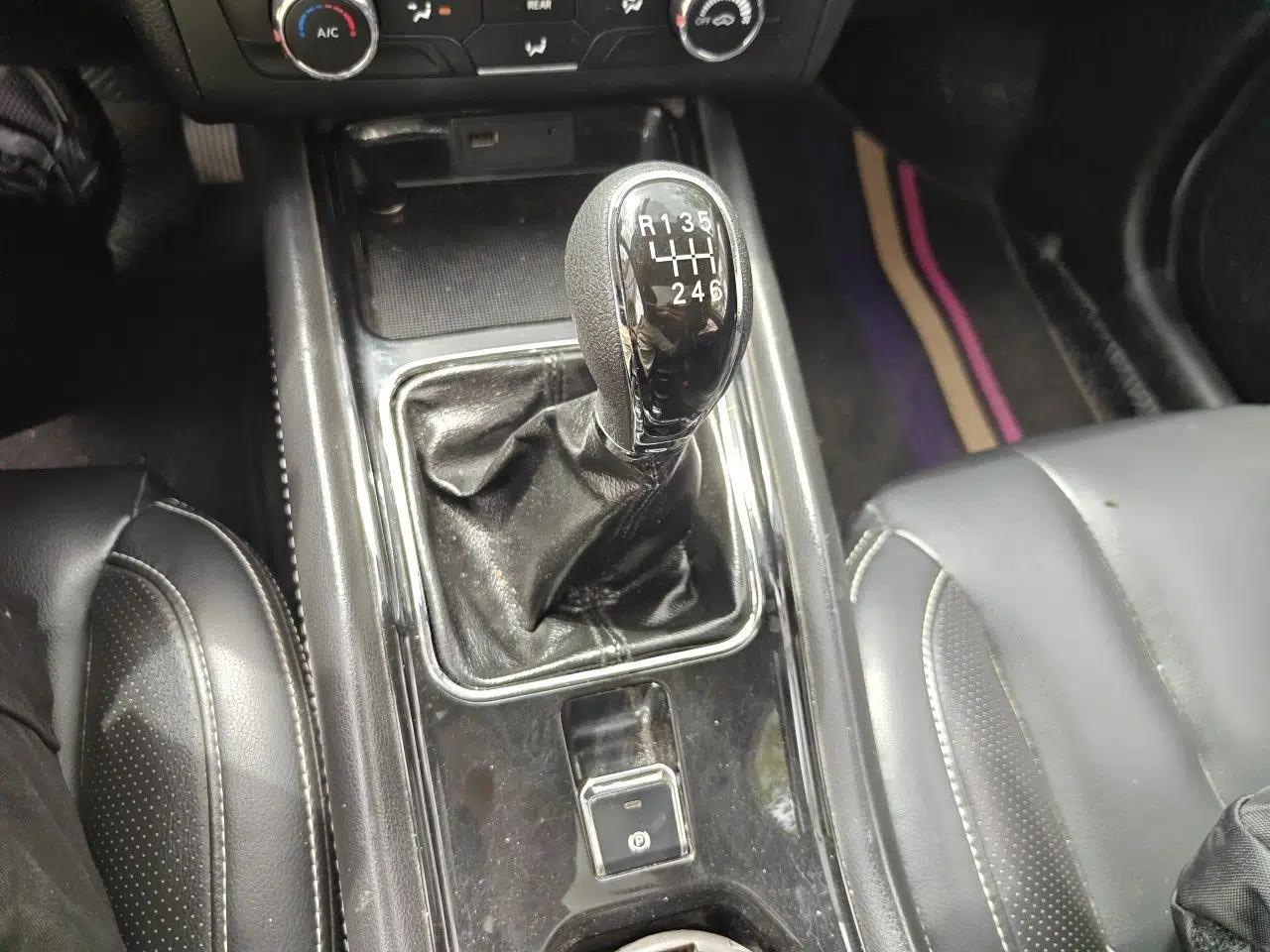 Dongfeng Fengon 580 2016 1.5T Manual Luxury Edition — миниатюра 15
