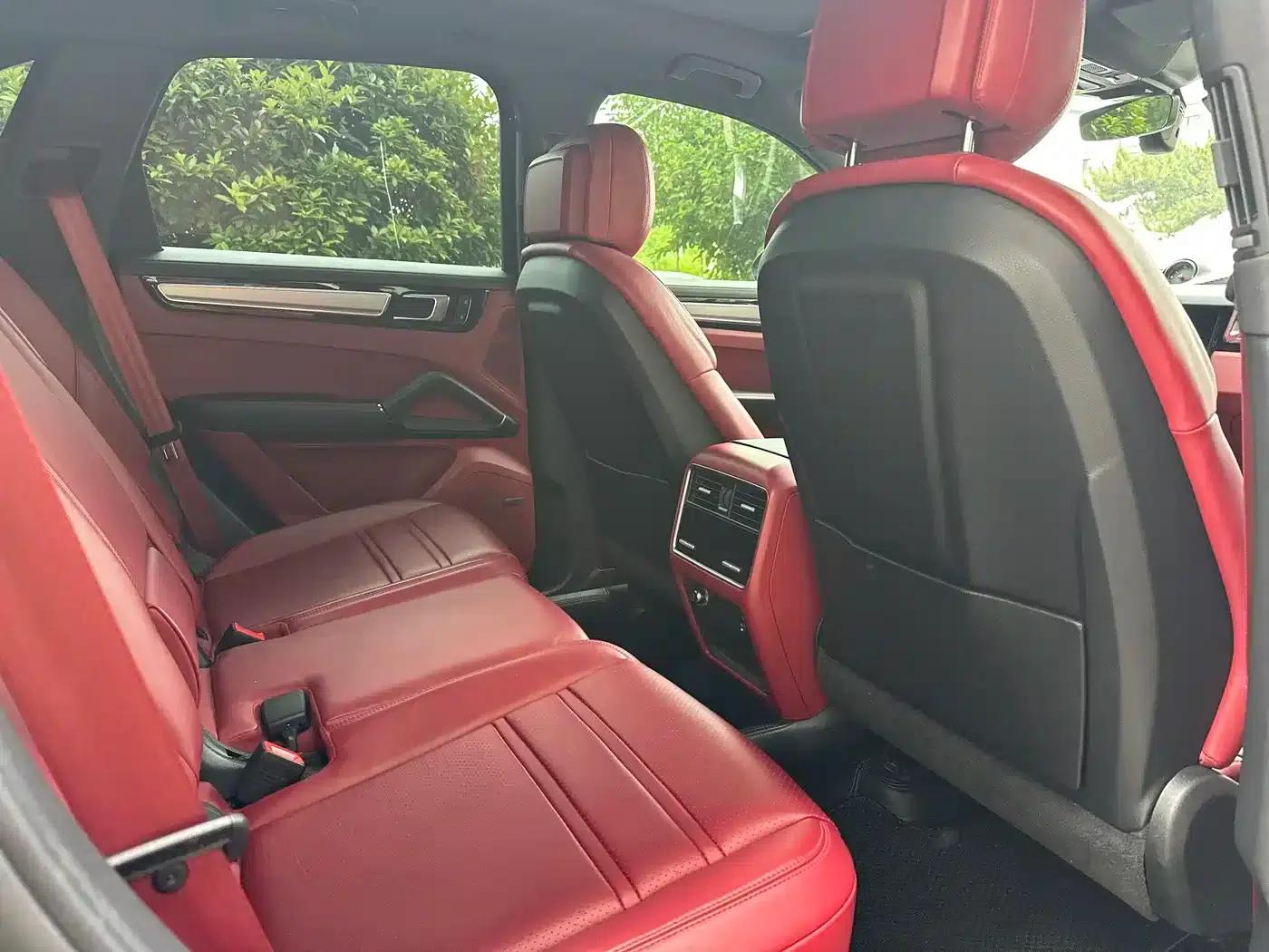 2023 Cayenne E-Hybrid 2.0T Platinum Edition — миниатюра 10