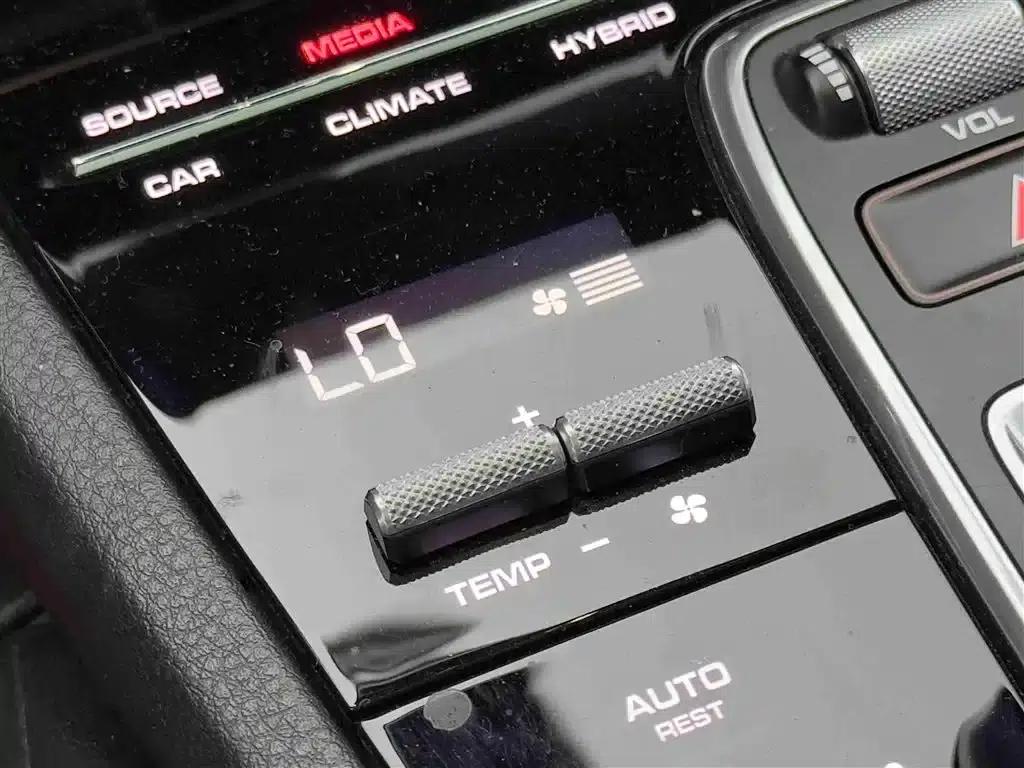 2019 Cayenne E-Hybrid 2.0T — миниатюра 16