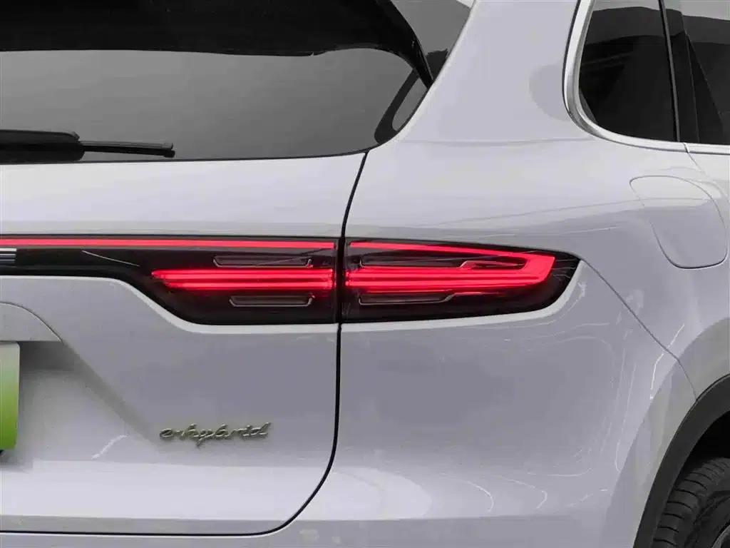 2019 Cayenne E-Hybrid 2.0T — миниатюра 21