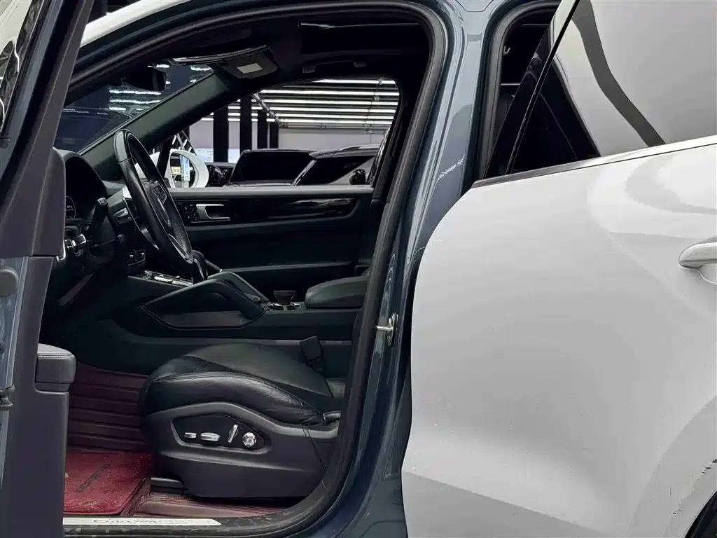2019 Cayenne E-Hybrid 2.0T — миниатюра 6